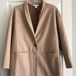 Cardigan Coat -mid length, light, camel color.
NEVER been worn, smoke free home.